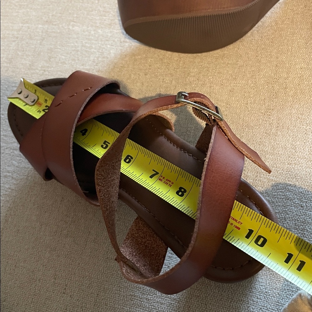 NWOT Universal Thread platform sandals - image 10